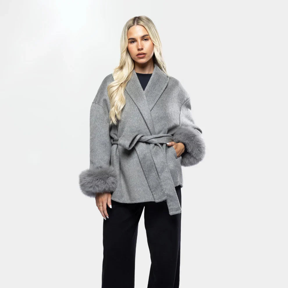 Lana Luxe Coat | Winterjas met Faux Fur Details aan de Mouwen