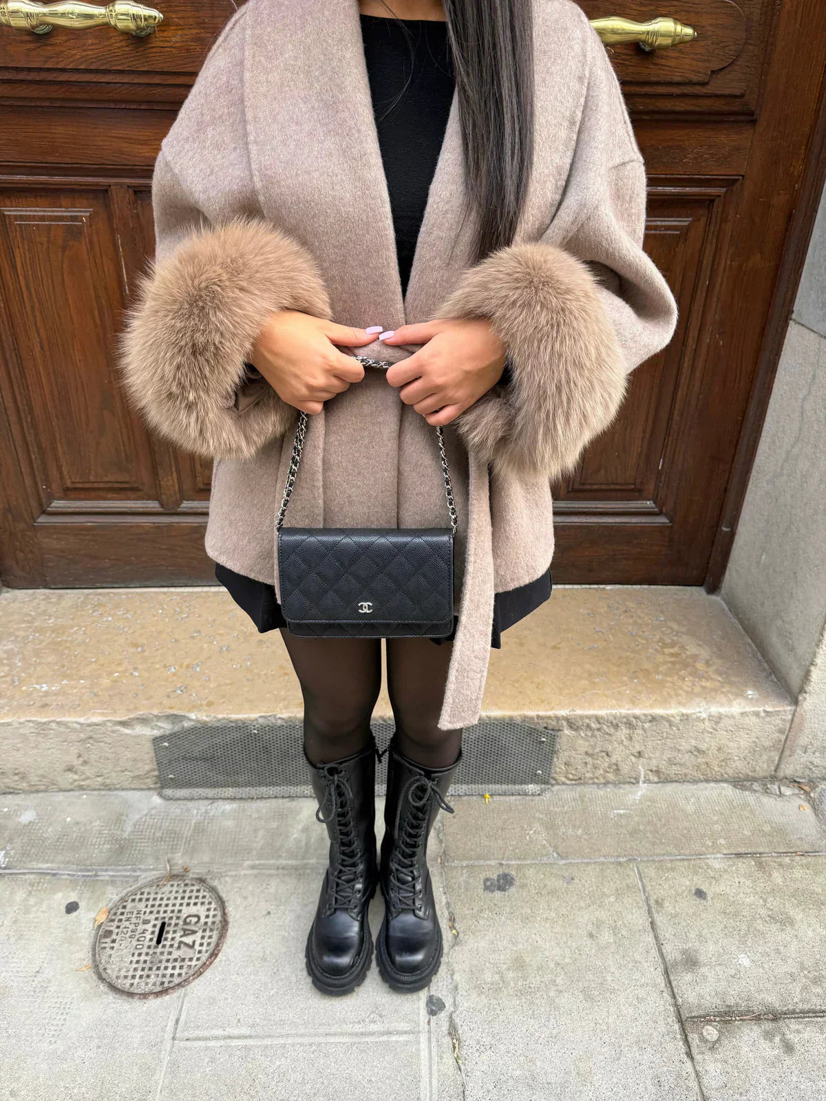 Lana Luxe Coat | Winterjas met Faux Fur Details aan de Mouwen